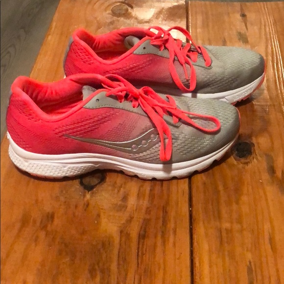 saucony memory foam womens